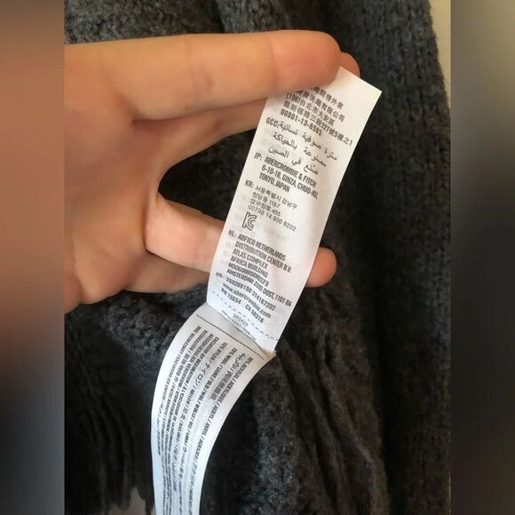 ☸️ Hollister | Tassel Knit  Asymmetric Wool Shrug - Picture 6 of 6